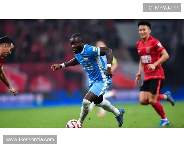 阿奇姆彭亮相大连英博贺岁视频