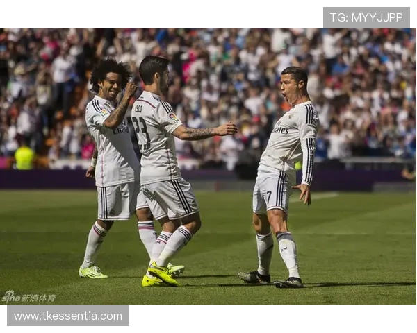 郭润东任意球险破门 唐华健错失良机